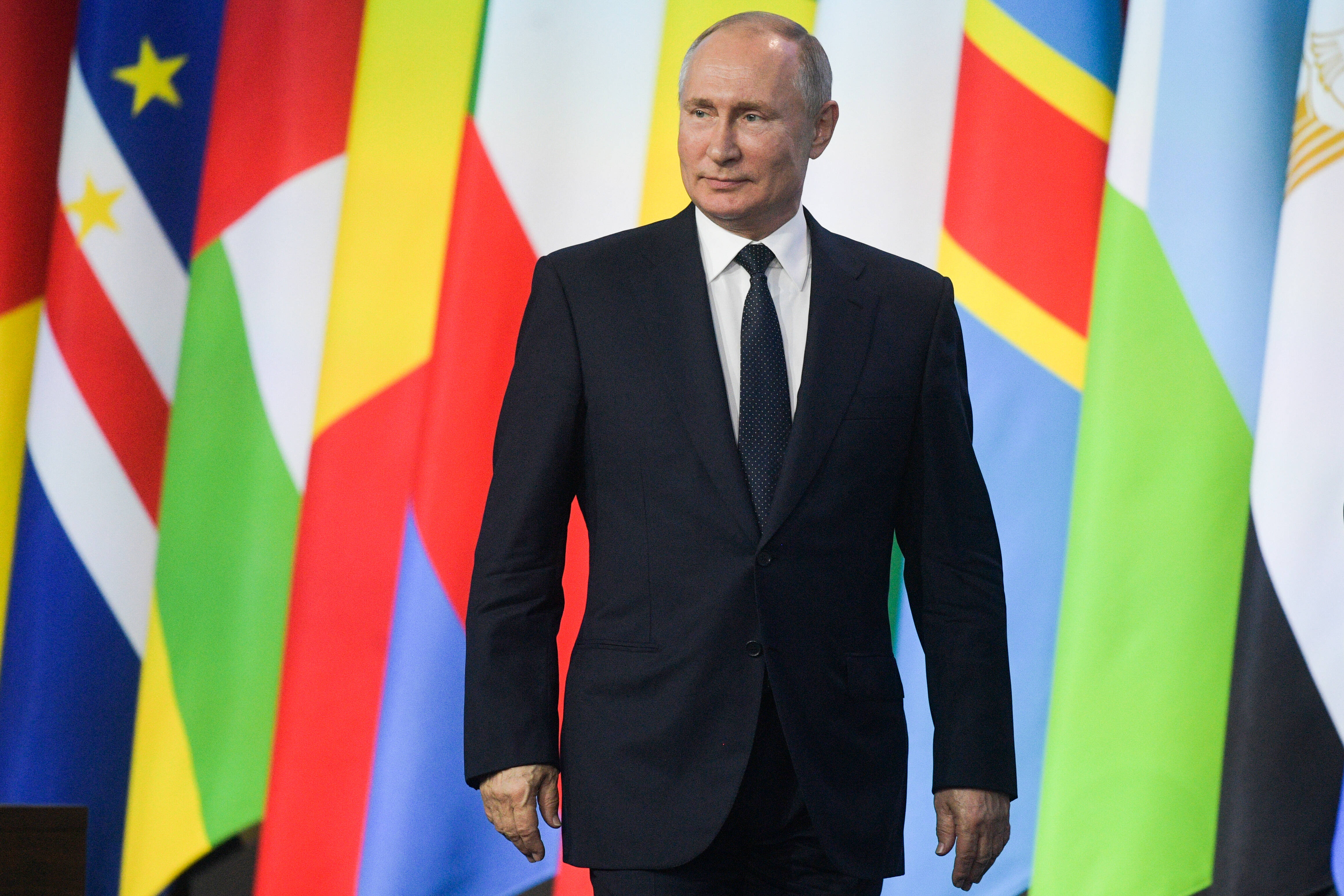 Flieht Putin nach Afrika? Er soll 14 Milliarden Euro im Ausland versteckt haben um unterzutauchen! 