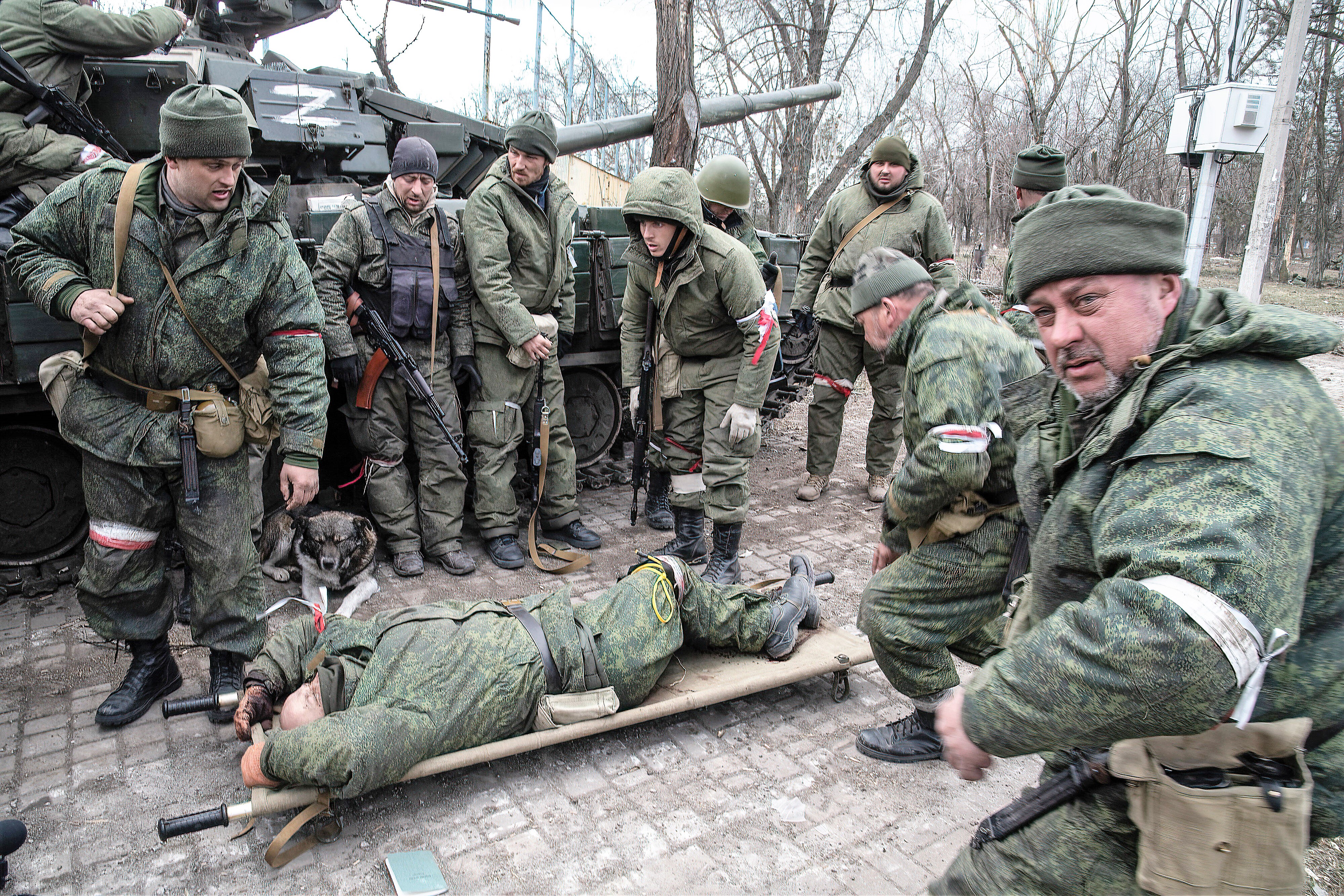 Putins Soldaten bekommen Second Hand Uniformen! Peinlich - Russland kann seine Truppen nicht mehr versorgen