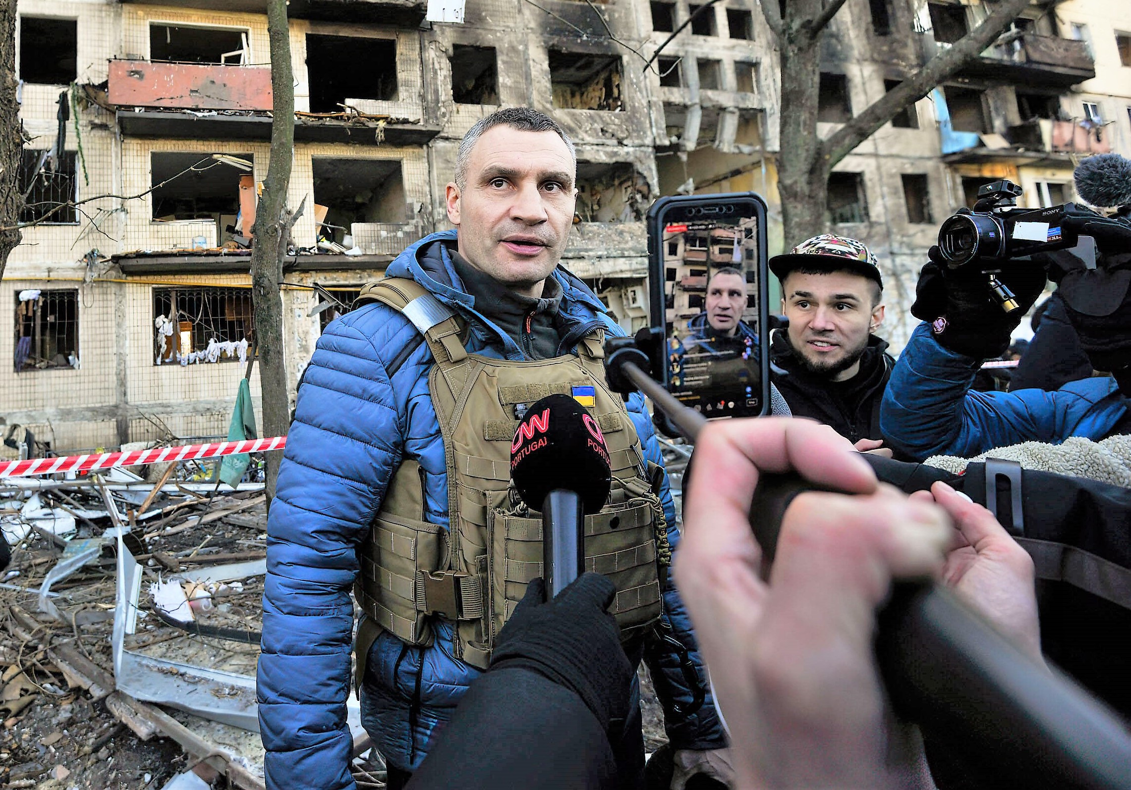 Schwere Explosionen aus Kiew gemeldet! Russland greift ukrainische Hauptstadt mit Raketen an