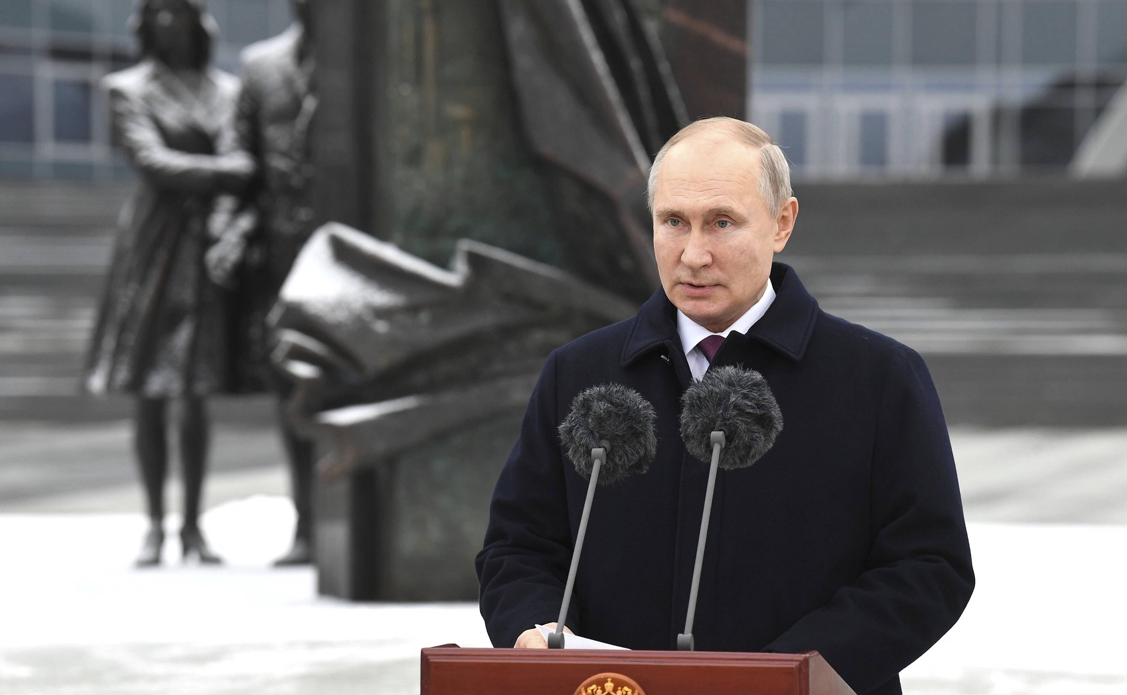 Zа президента zа. новогоднее поздравление путина. митинг концерт в лужниках 2022. враги в российской власти. путин новогоднее поздравление.