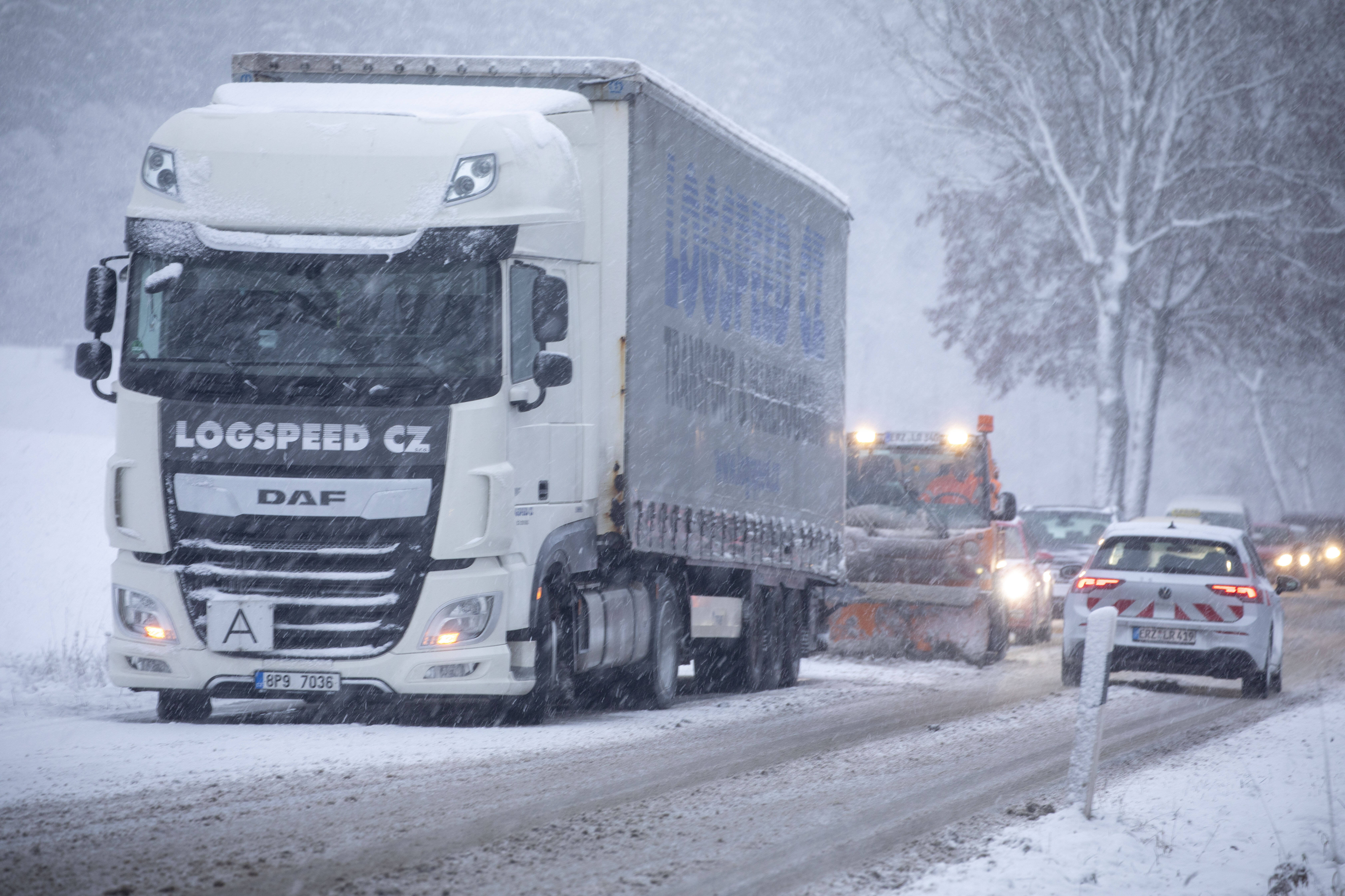 Schnee-Alarm für Deutschland! Meteorologen sagen neue kräftige Schneefälle voraus - In diesen Gebieten soll es besonders brenzlig werden