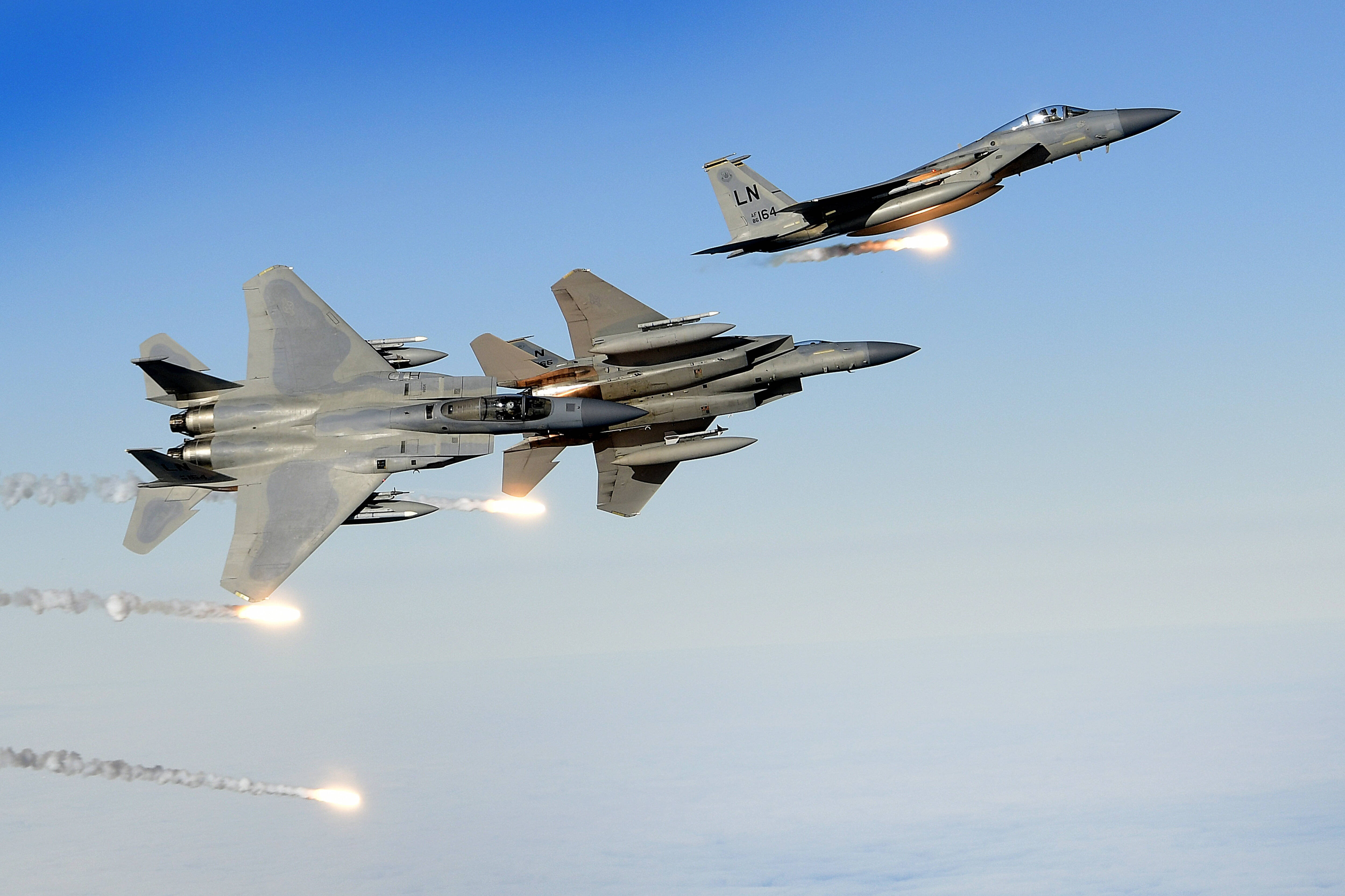 Russische Flugzeuge gesichtet! Alarmstart für deutsche Eurofighter! Luftwaffe sichert das Baltikum