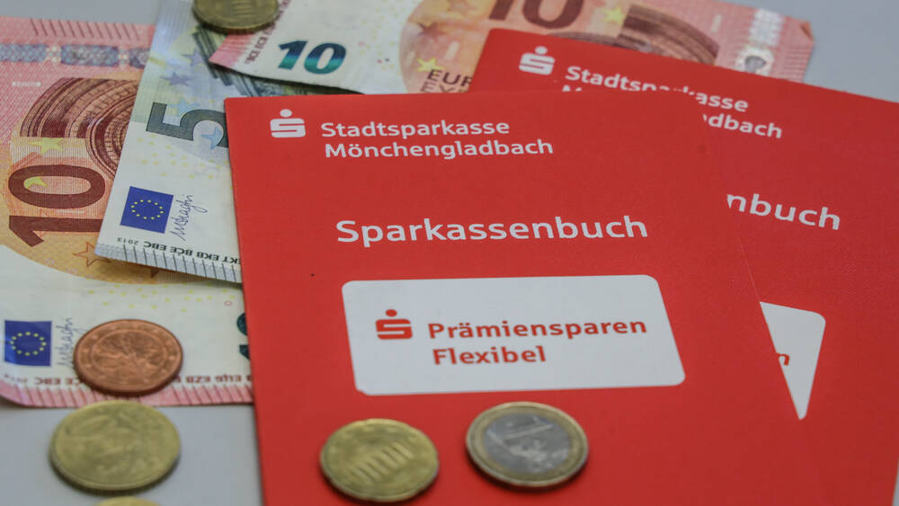 Wie sicher ist mein Geld? Deutsche Sparer besorgt nach Bankenbeben in den USA und der Schweiz!