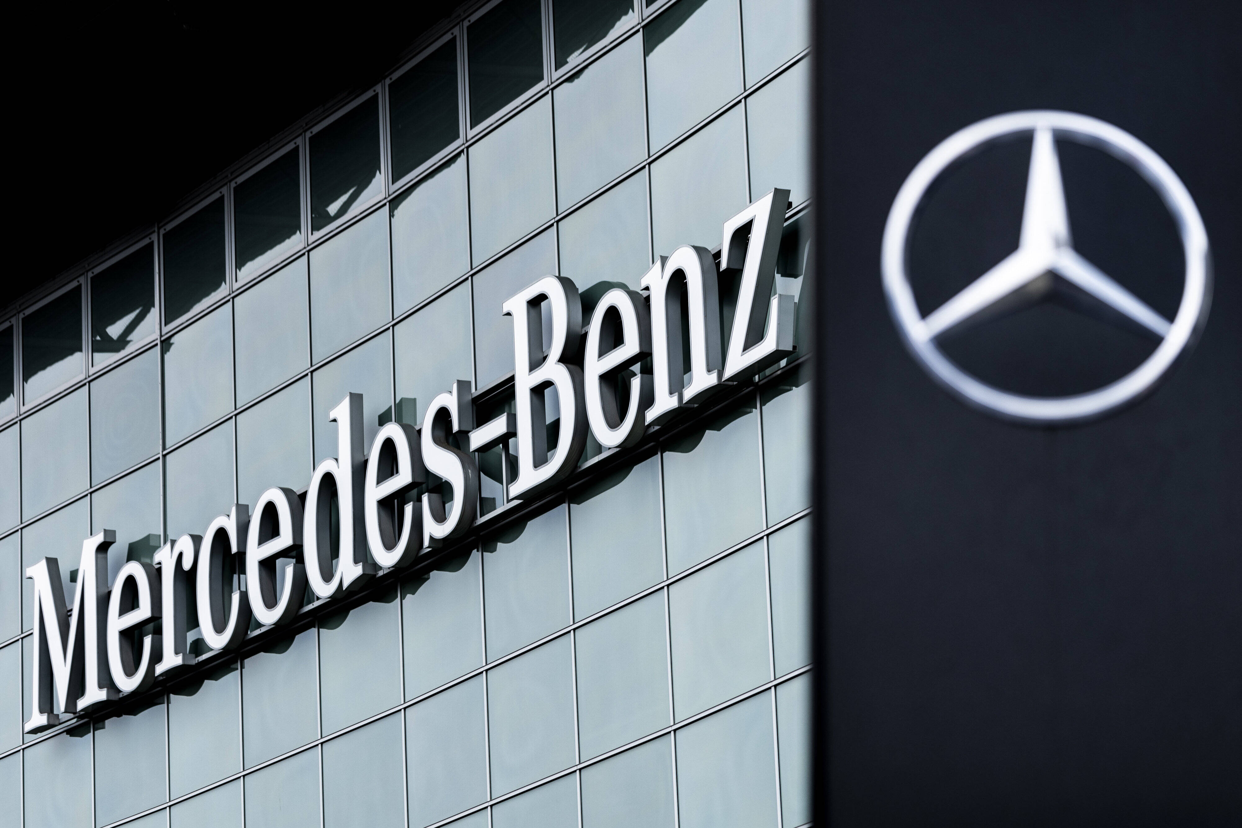 EILMELDUNG🔔 - Razzia bei Mercedes-Benz! Bestechung - Staatsanwaltschaft ermittelt