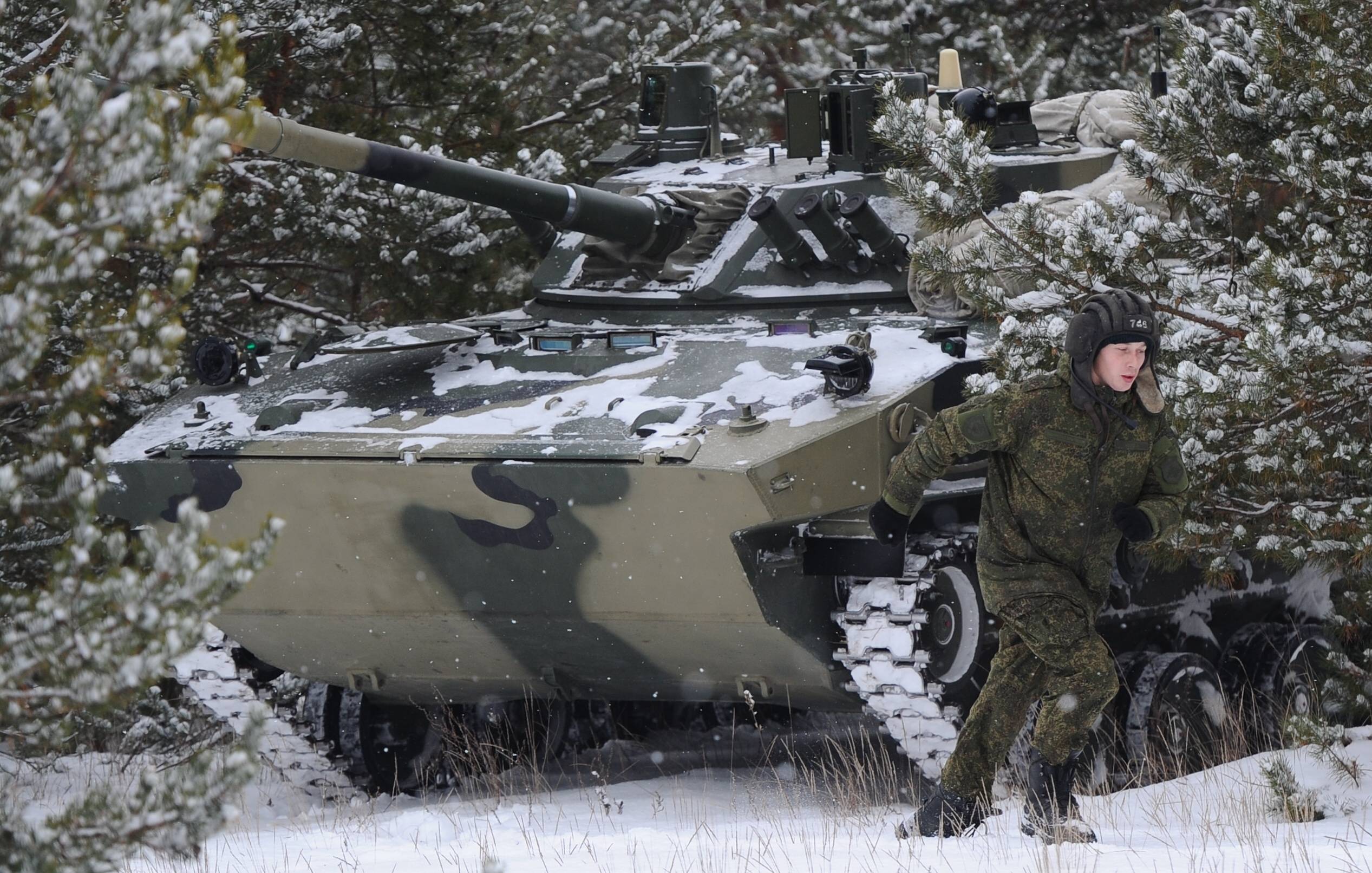 Putin verspricht seiner Armee 1.600 neue Panzer - drei mal so viele wie die Ukraine bekommt!