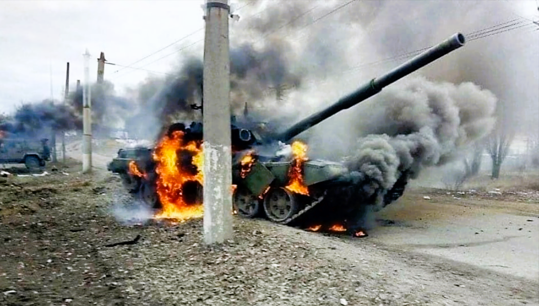 Putin flippt aus! Elite-Fallschirmjäger greifen russische Armee an! Video zeigt Zerstörung von T-72 Panzern! 
