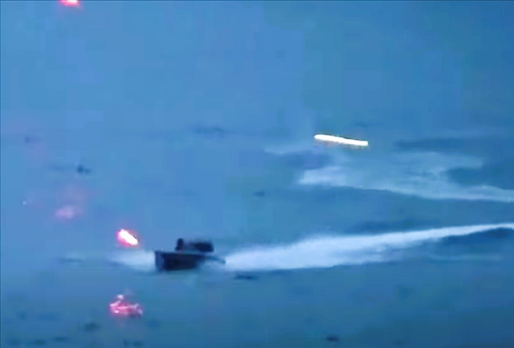 Russisches Spionageschiff zerstört ukrainisches Drohnen-U-Boot! Dramatisches Video zeigt den Angriff