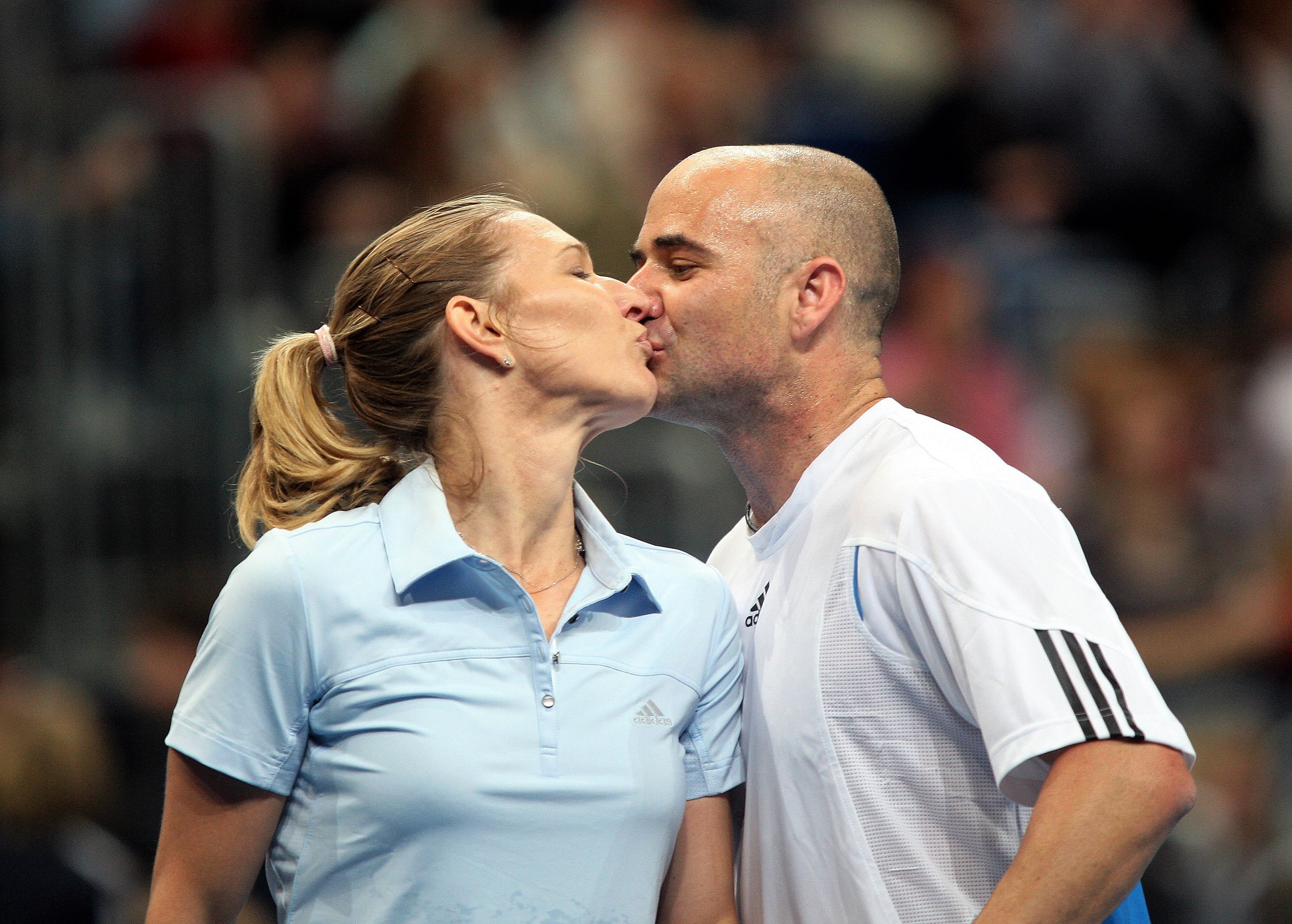 Schock für Steffi Graf! Morddrohungen gegen Sie und André! Polizei erhöht die Sicherheit!