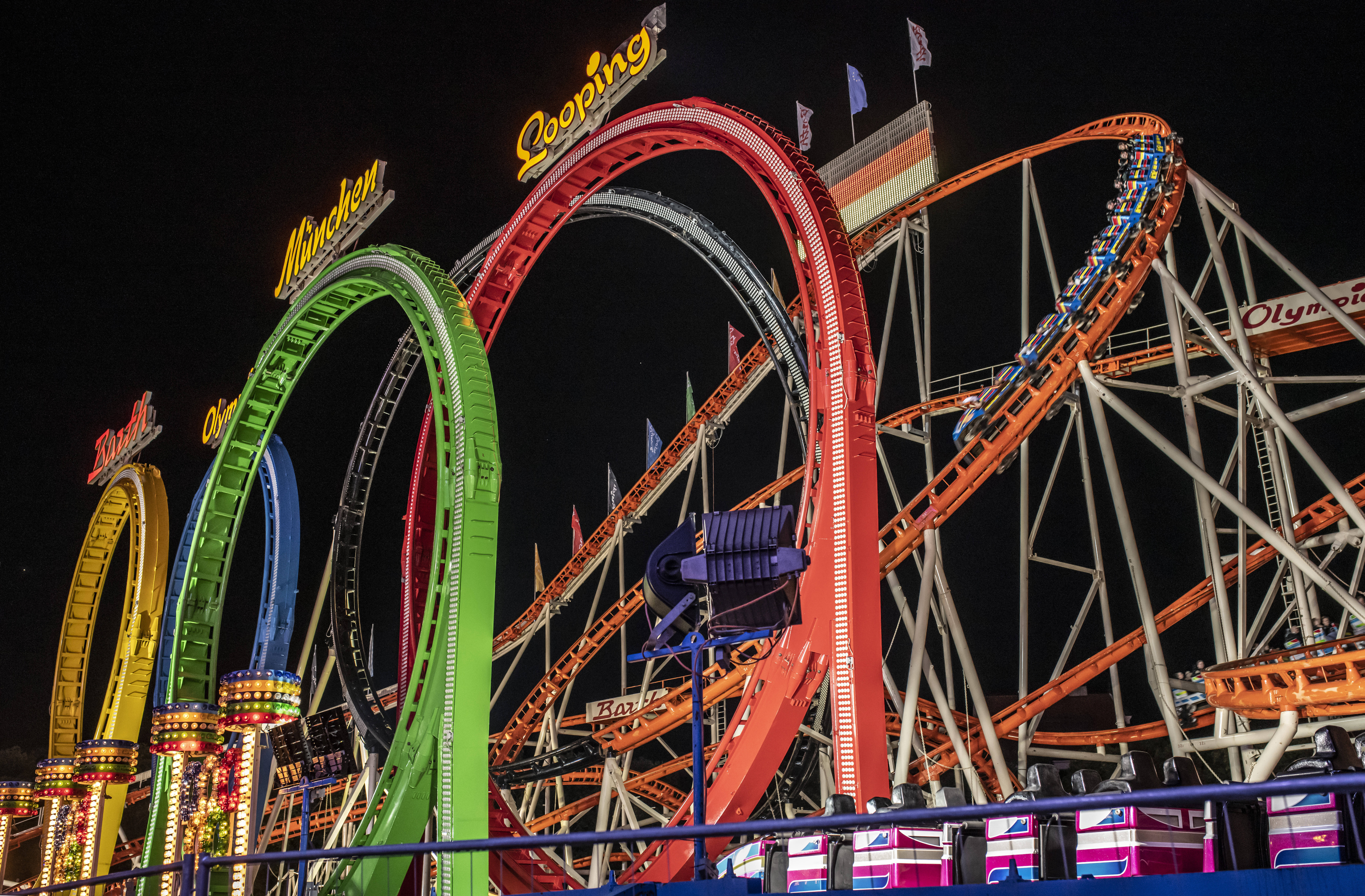 Skandal auf dem Oktoberfest: Frauen heimlich gefilmt - Polizeieinsatz am Teufelsrad!