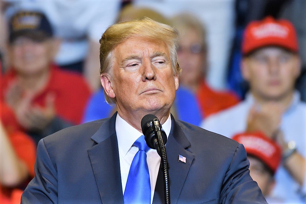 Trump am Rande des Ruins? Der ehemalige Präsident fällt von der Forbes-Liste und steht vor Gericht!