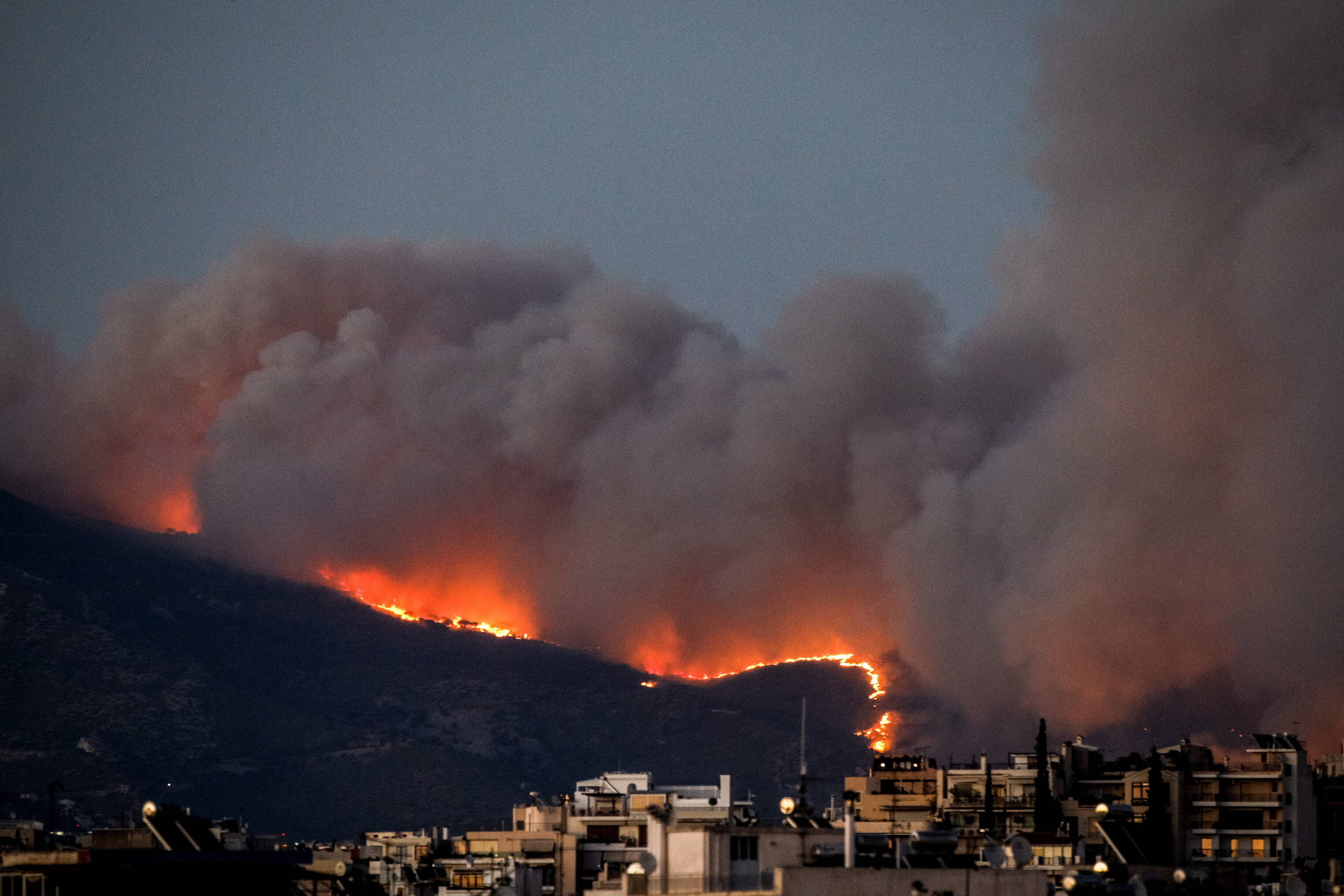 Anschlag! Bombenexplosion erschüttert Athen - Griechische Hauptstadt unter Schock!