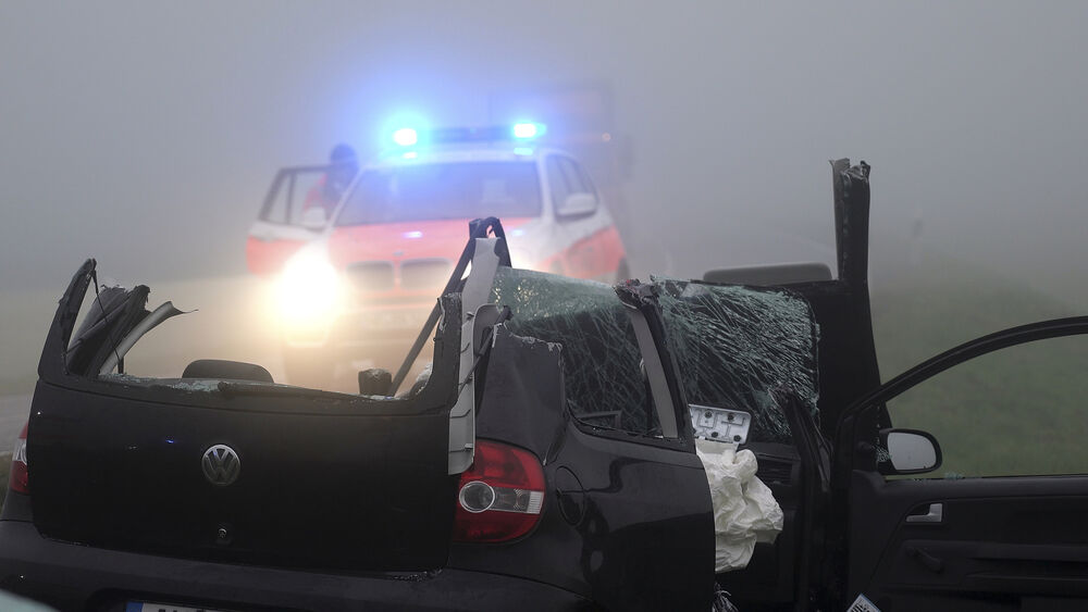 Horror-Unfall am Morgen! 3 Tote, 8 Verletzte nach schrecklichem Geisterfahrer-Unfaöö!