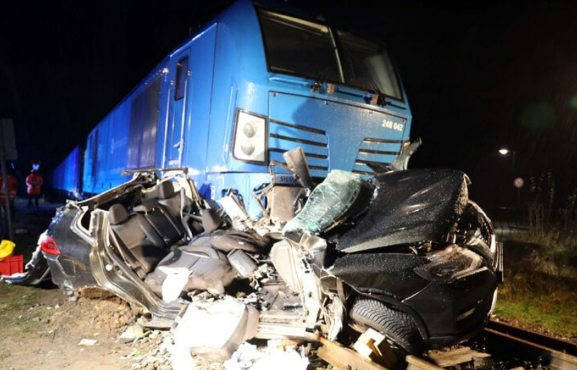 Eilmeldung! 2 Todesopfer bei Zugunglück in Bayern - Zug erfasst Personen auf den Gleisen!
