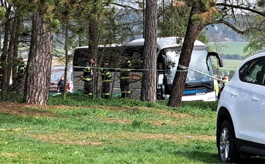 Bus fährt in Menschengruppe - 3 Mädchen tot! Tragödie bei Jungendtreffen