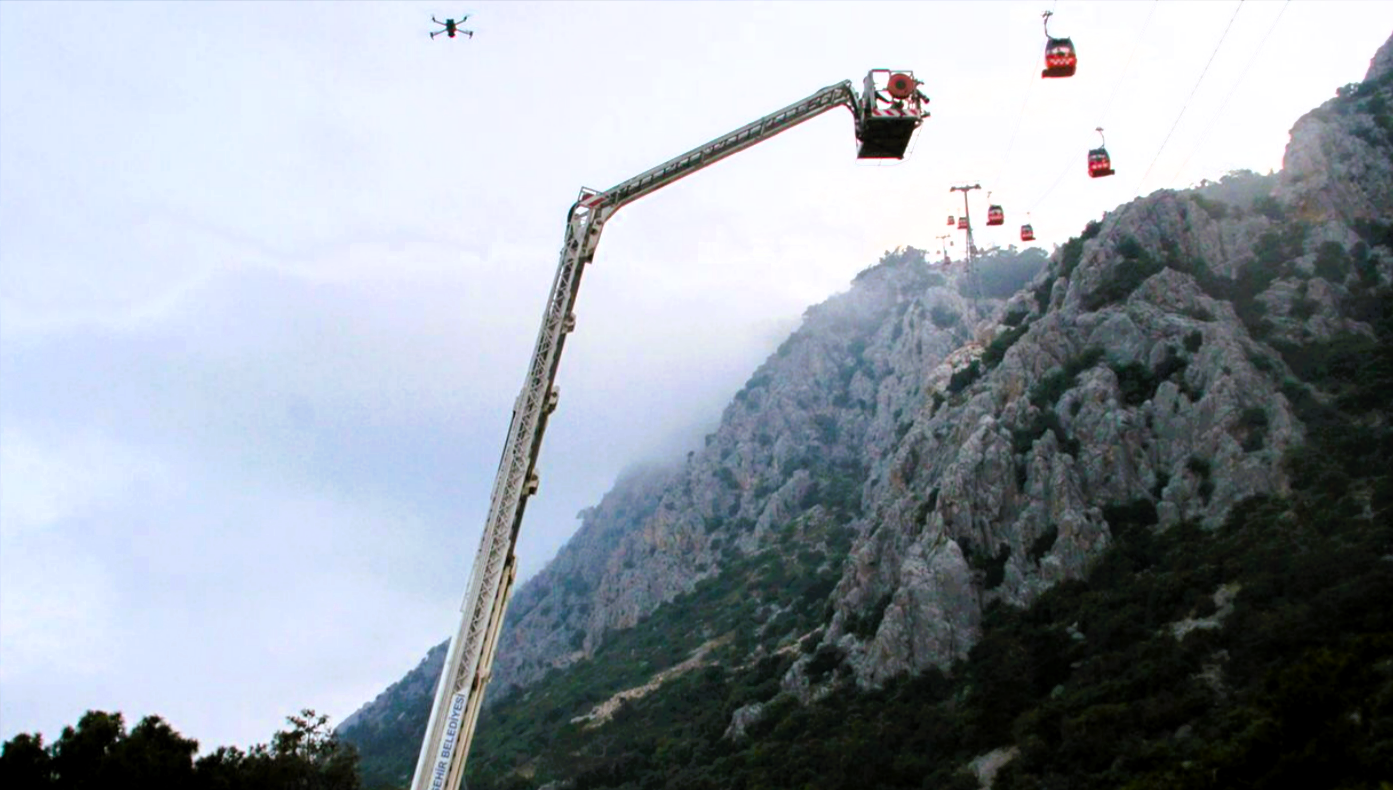 Gondel-Unglück! Boden bricht aus Gondel, 1 Toter, 10 Verletzte - Alarm in Urlausregion!