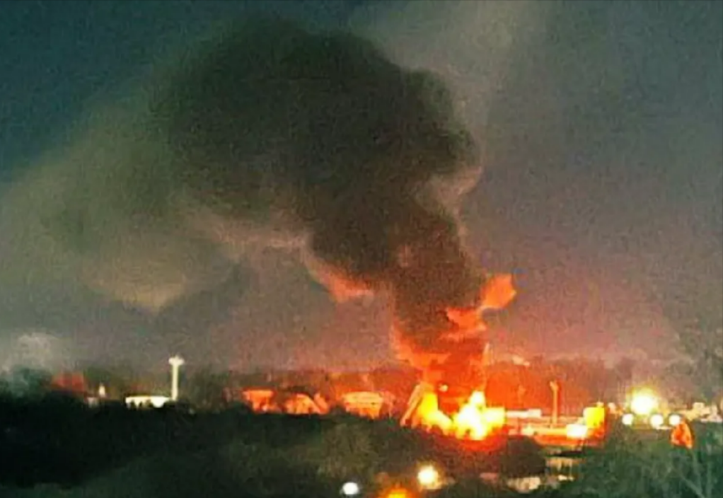 Eilmeldung! Krim in Flammen - schwere Explosionen auf Flughafen! Ukraine greift an