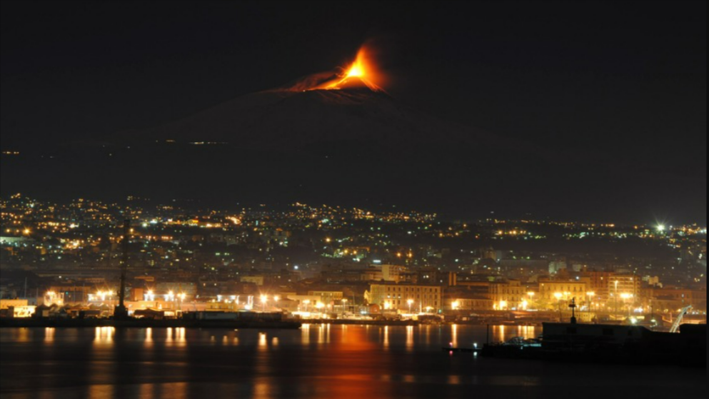 Neuer Vulkanalarm mitten in Europa! Hohe Aktivität macht Menschen Sorgen - Droht der Ausbruch eines Supervulkans?!