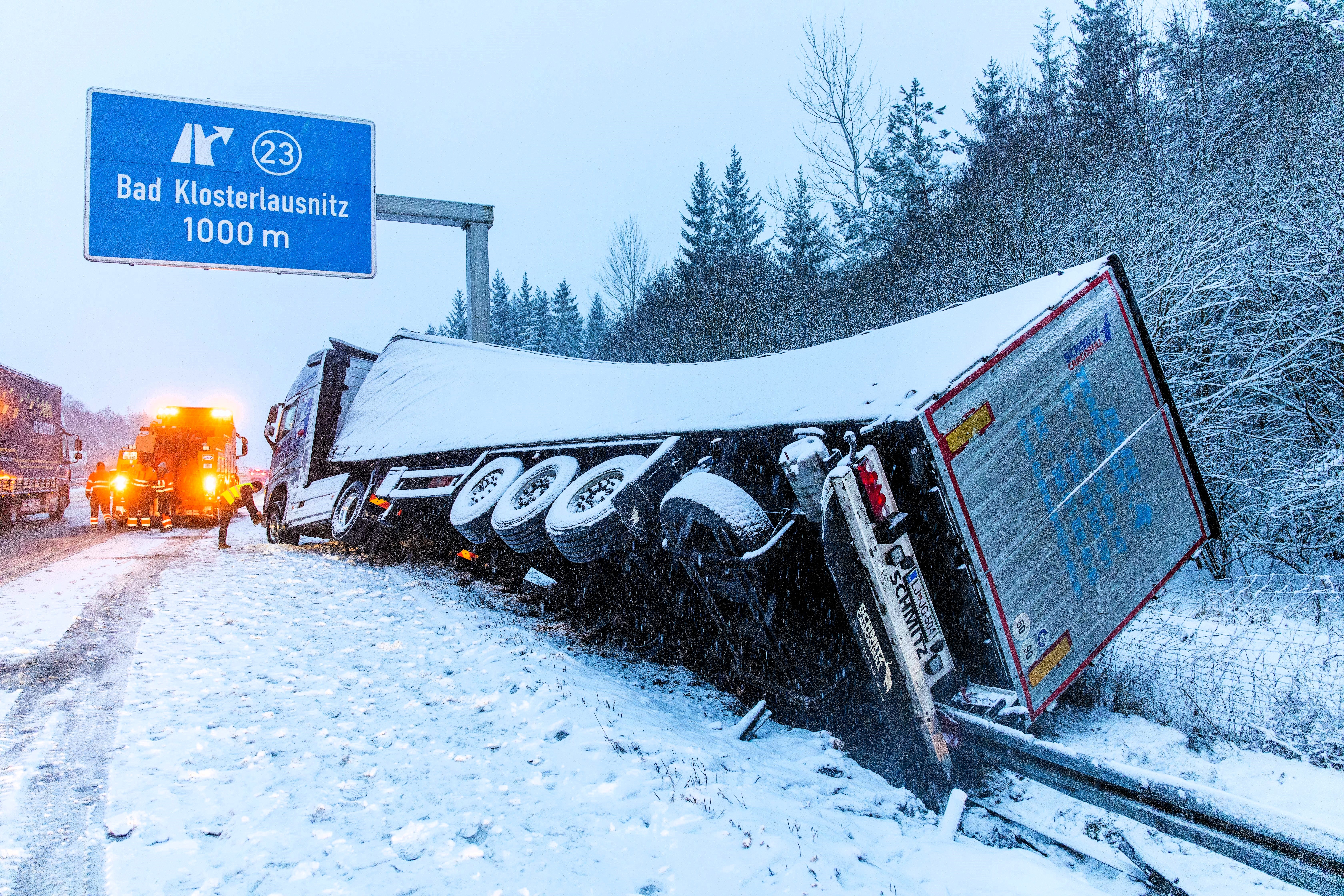  Wintereinbruch in Deutschland - Kälte bestimmt die ersten Tage der neuen Woche