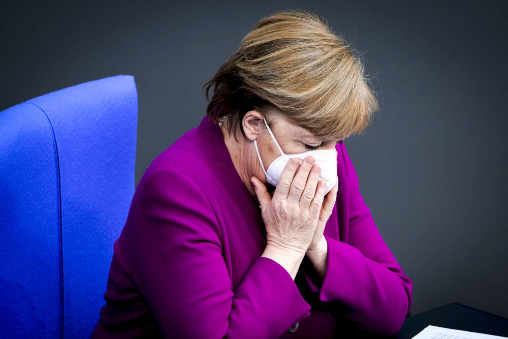 Angela Merkel - die Ärzte können ihr nicht mehr weiterhelfen! So schlecht geht es der Kanzlerin!