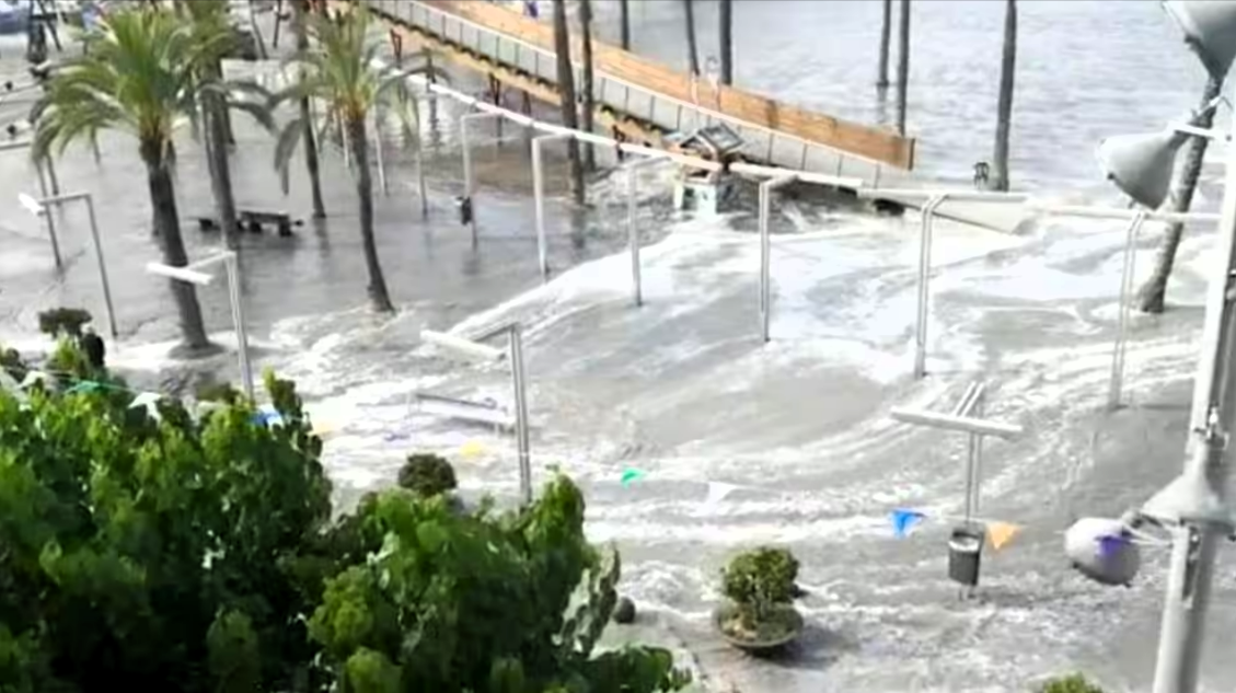 Tsunami-Warnung auf Mallorca und für die Balearen - erste Strände wurden von hohen Wellen getroffen!