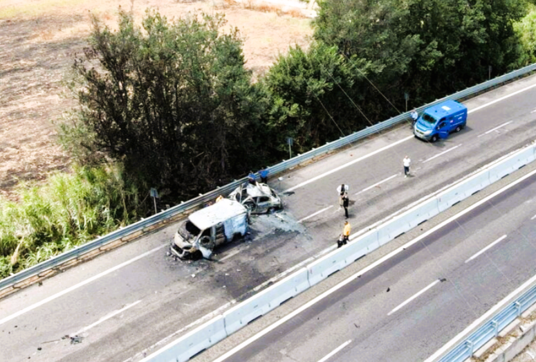 Überfall auf Geldtransporter auf der Autobahn! Feuer, Rauch und Millionen-Diebstahl - Bande auf der Flucht!