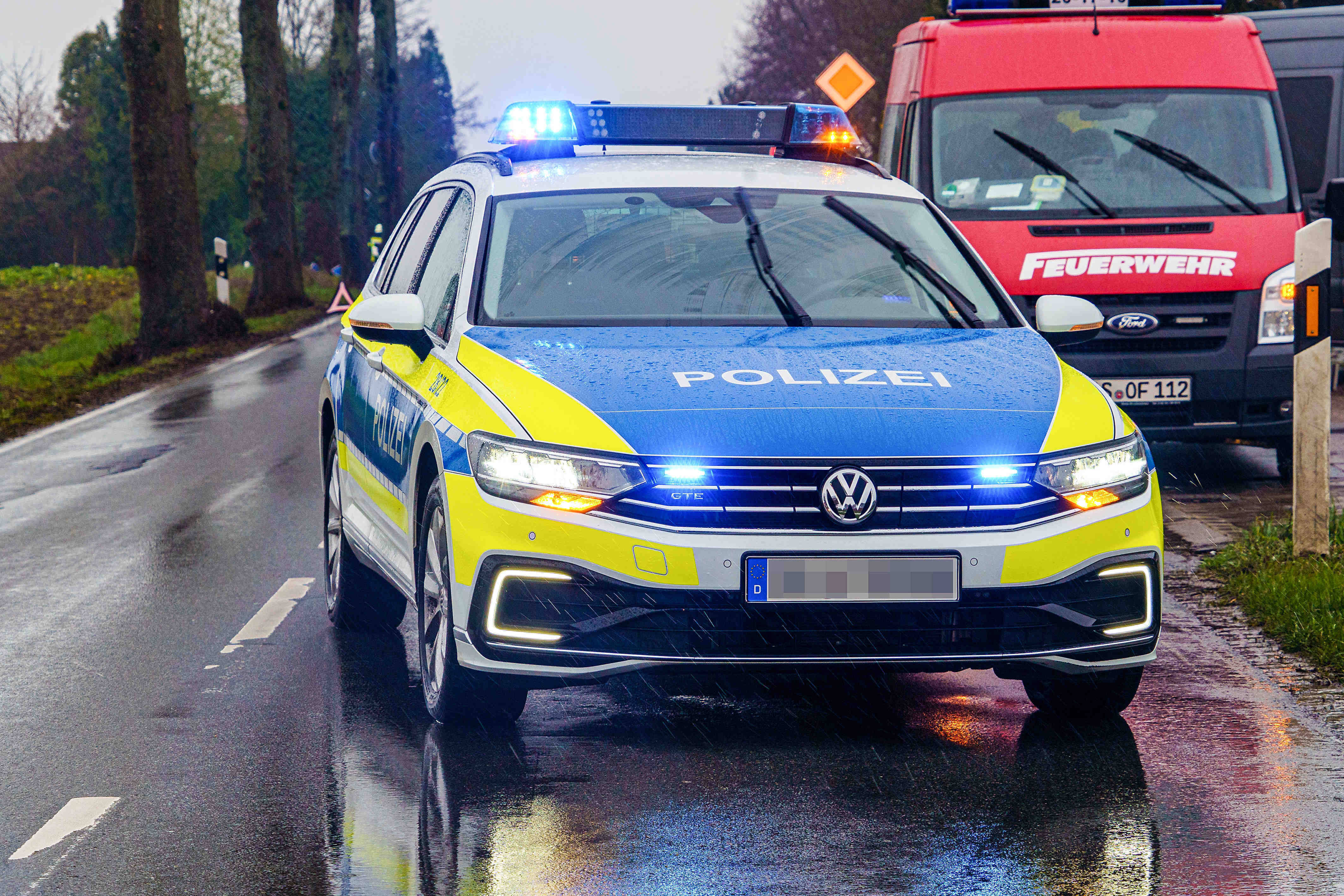 Schüsse am Bodensee! Schützen auf einem Motoroller verletzen ihr Opfer schwer im vorbeifahren!