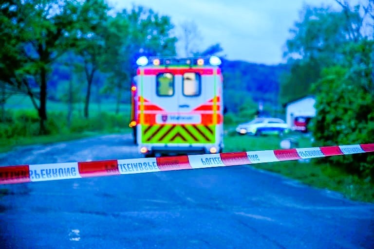 Polizist überfährt Fahrradfahrerin - Radlerin verletzt sich schwer!