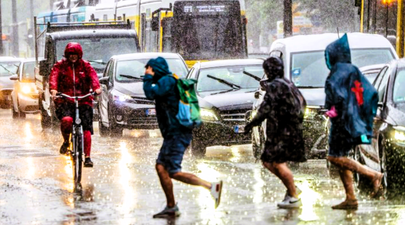 Amtliche Unwetterwarnung für Mittwoch! Superzellen ziehen über Deutschland!