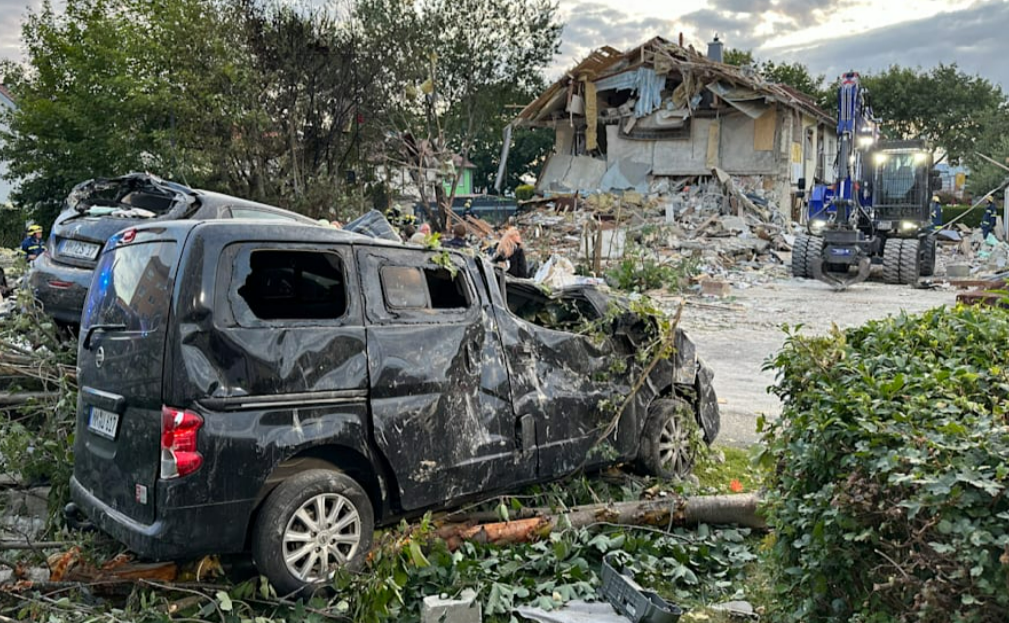 Wohnhaus explodiert in Memmingen! Feuerwehr birgt erste Leiche aus den Trümmern, was ist geschehen?