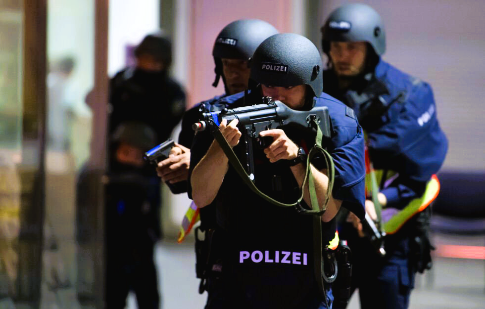 Amokangriff! Polizisten erschießen Messerangreifer - Er war auf die Beamten losgegangen