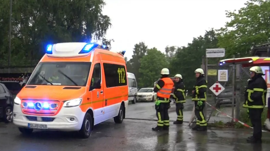 Feuer in Seniorenheim - 5 Heimbewohner verletzt! Feuerwehr im Einsatz