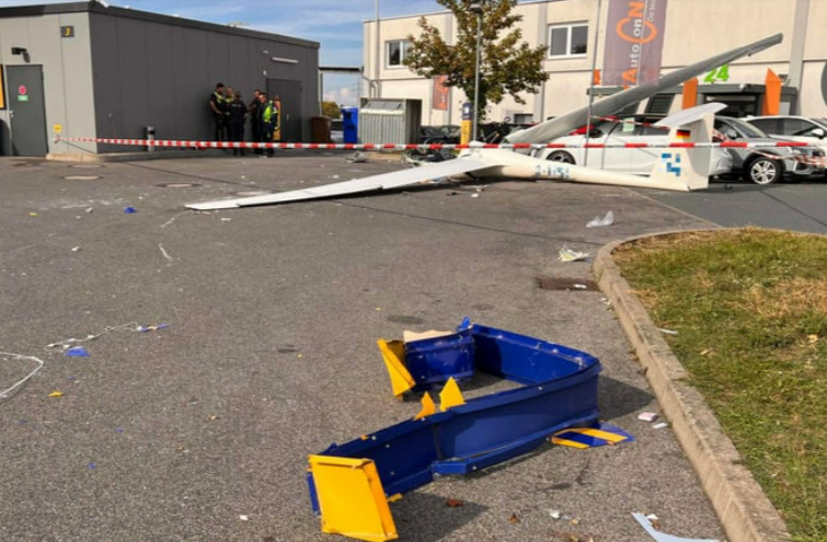 Flugzeug stürzt auf Tankstelle! Dramatische Szenen in Bamberg!