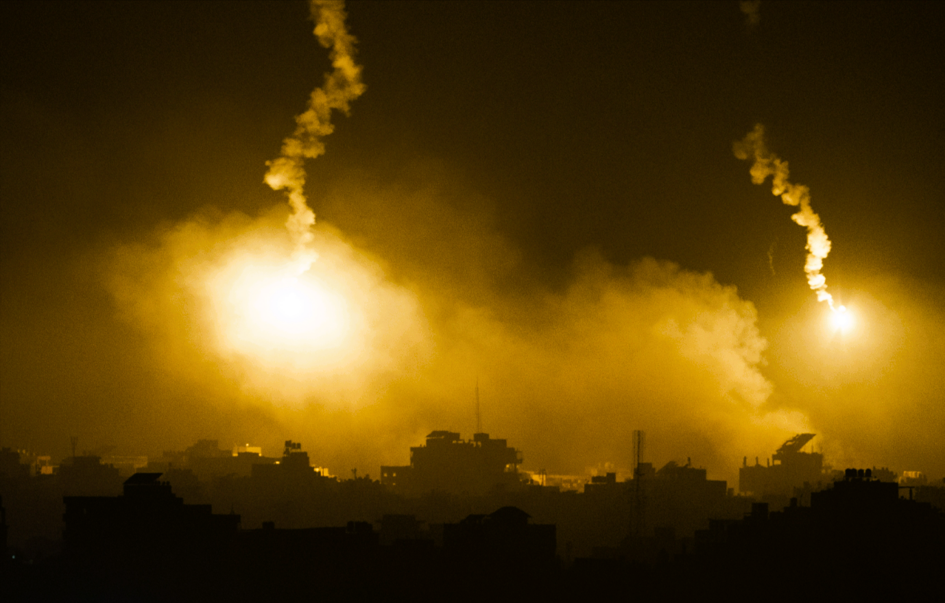 EILMELDUNG! Iranischer Großangriff auf Israel! Hunderte Raketen auf Tel Aviv - es ist ein KRIEGSERKLÄRUNG!