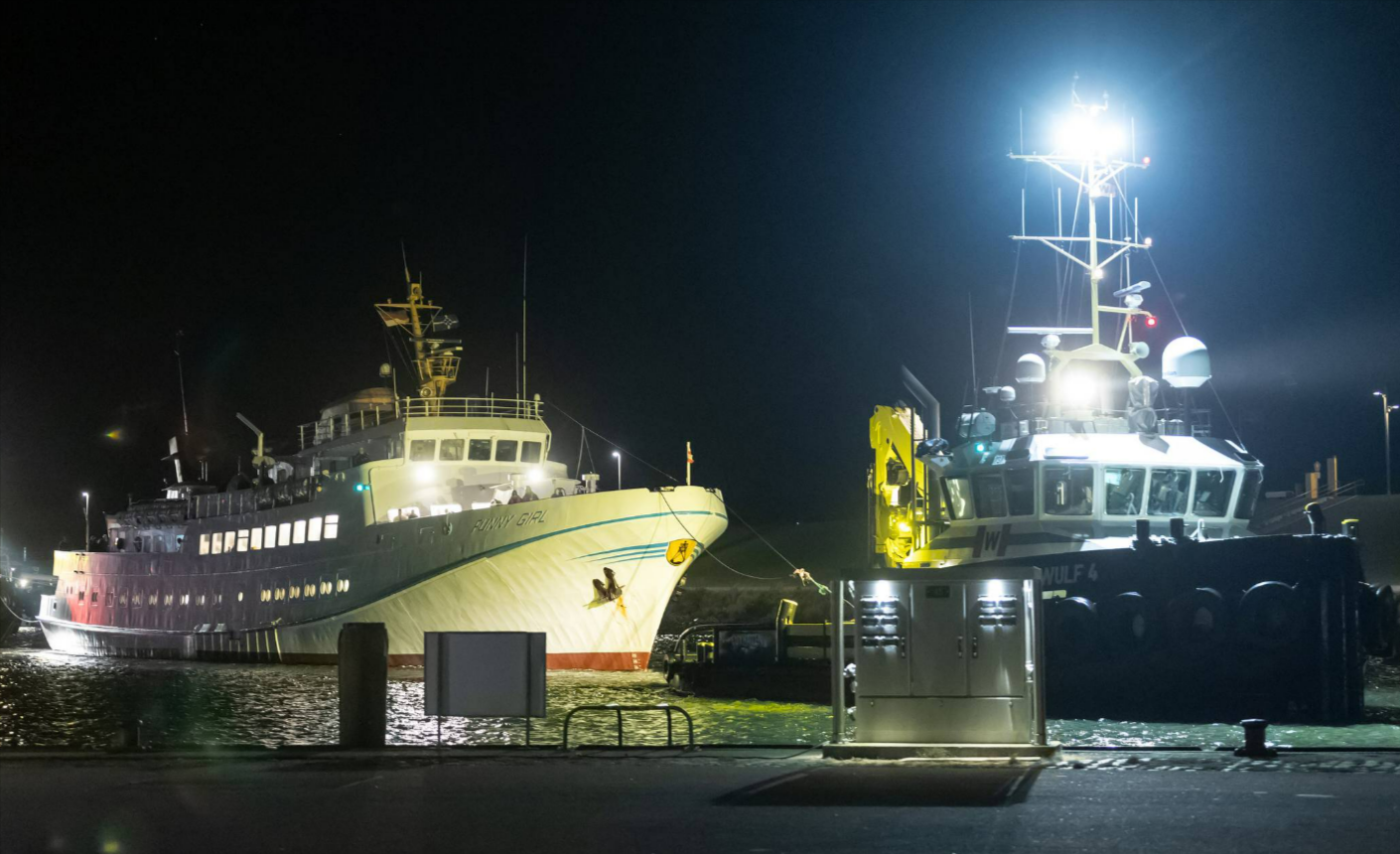 Deutsche Fähre in Seenot! Drama auf hoher See: 250 Passagiere treiben hilflos auf der Nordsee!