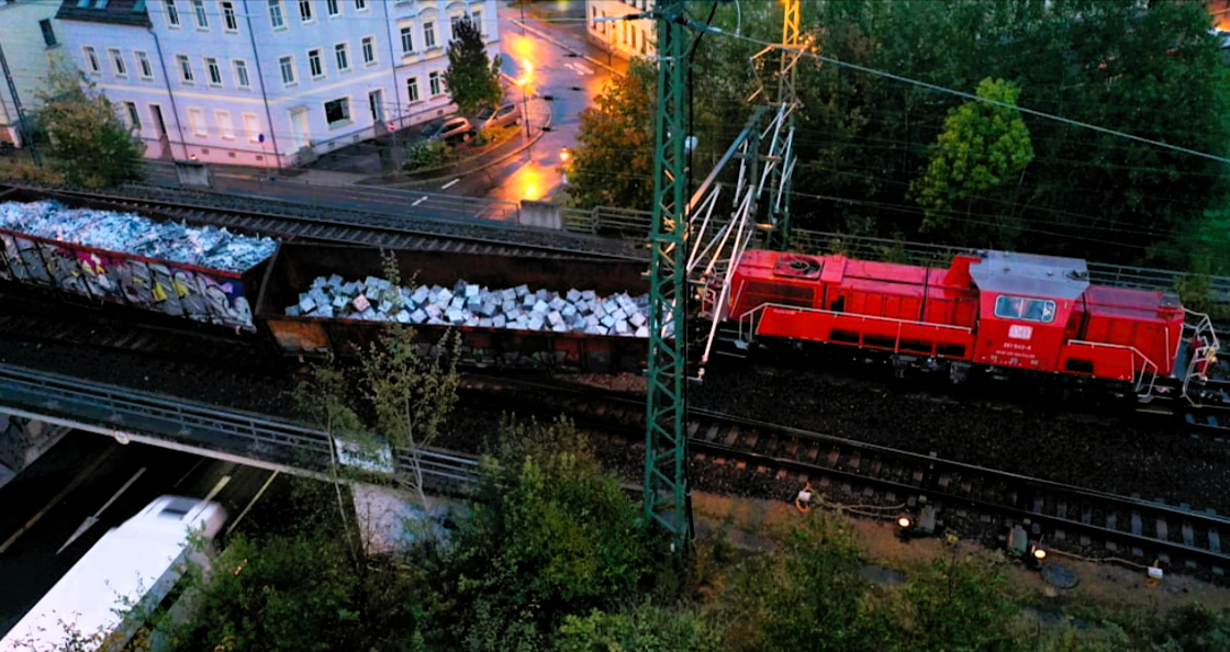 Zug entgleist! Schweres Unglück auf Bahnbrücke - Bahnverkehr in Deutschland gestört!