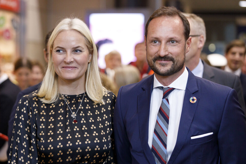 Mette-Marit im Krankenhaus! Wieder die Lunge - hat der Stress um Ihren Sohn sie geschwächt?!