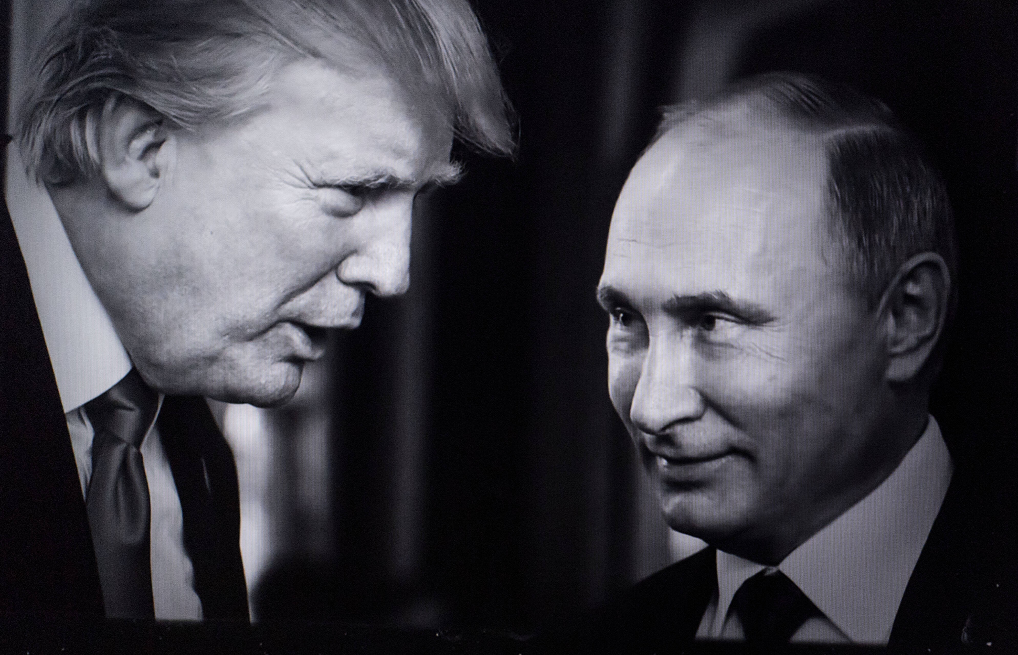 Erpresst Putin Donald Trump? Eklat vor der US-Wahl: Wird Trump von Putin erpresst?