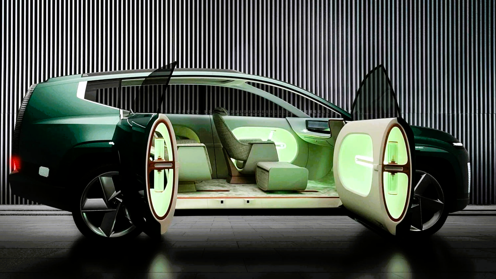 Hyundai's Electric Offensive Steps Up with the 2025 Ioniq 9: Family Dream or Futuristic Folly?