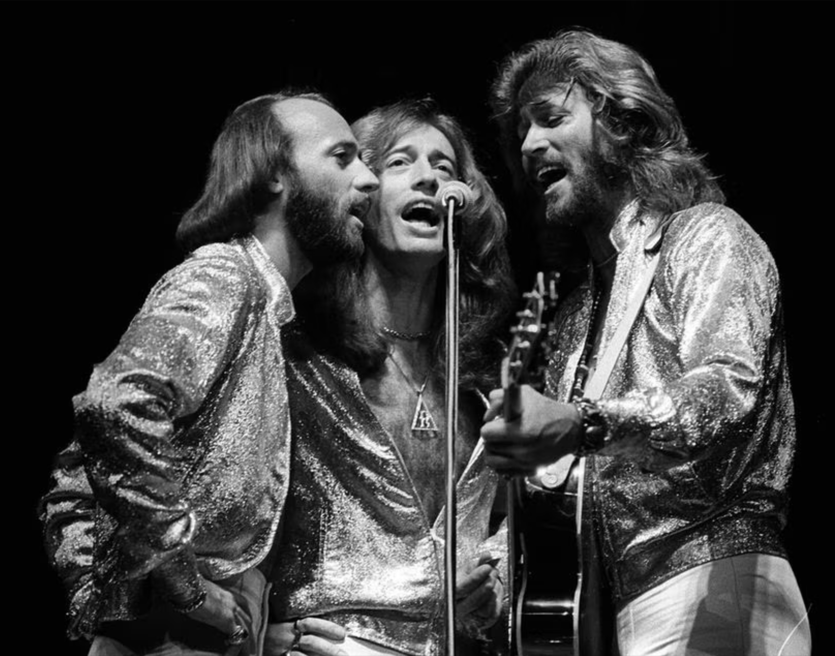 Tragédie pour les Bee Gees! La mort inattendue de Maurice Gibb à seulement 53 ans, plonge le groupe dans l'abîme!